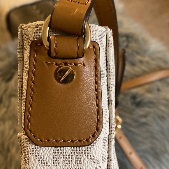 Michael Kors Jet set travel bag size large. Vanilla - Picture 5 of 12